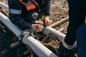 Emergency pipeline maintenance response