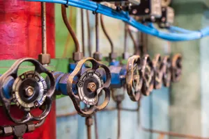 Deficiency resolution and report delivery workflow for facility inspection contracts